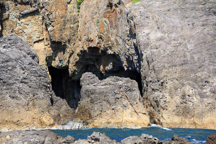 黒島の海食洞