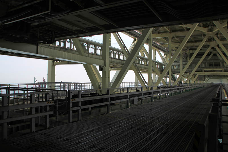 明石海峡大橋管理用通路