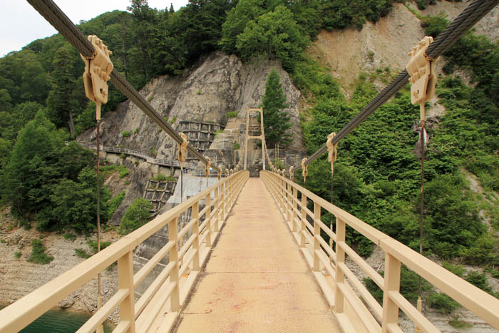 カンパ谷の吊り橋