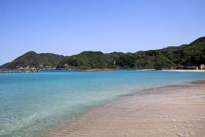 竹野浜の青い海