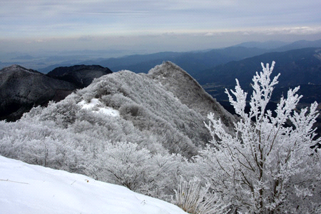 雪の石墨山