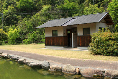 朝倉ダム湖畔緑水公園トイレ