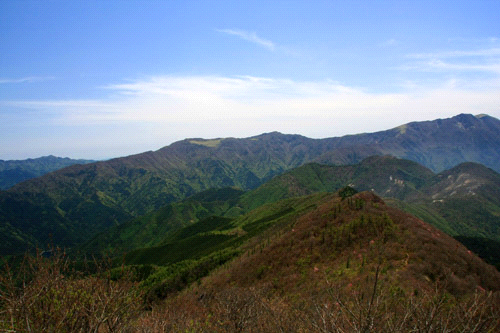 西赤石山からの銅山峰