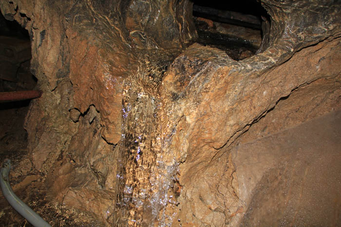 大滝鍾乳洞の地下水