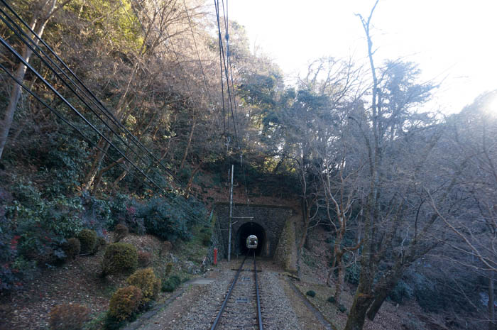 高尾山ケーブルカートンネル