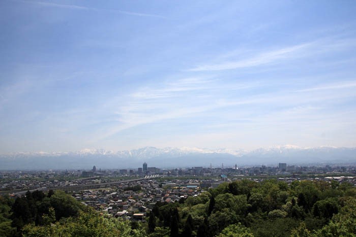 呉羽山展望台からの立山連峰