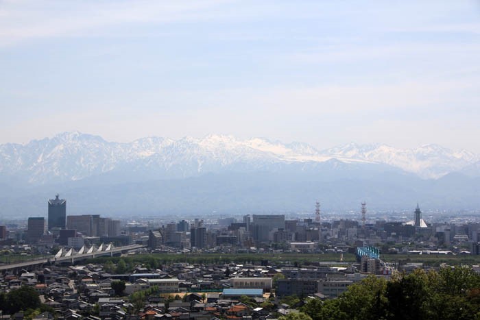 富山市と立山