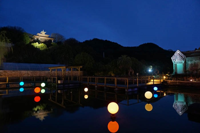 夜のオリエンタルトリップブータン寺院