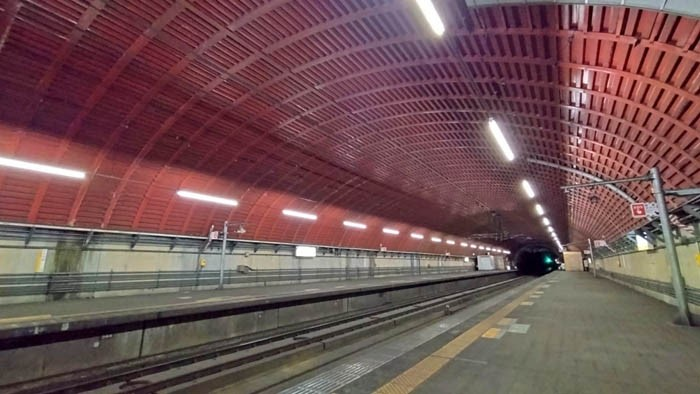 武田尾駅のトンネルホーム
