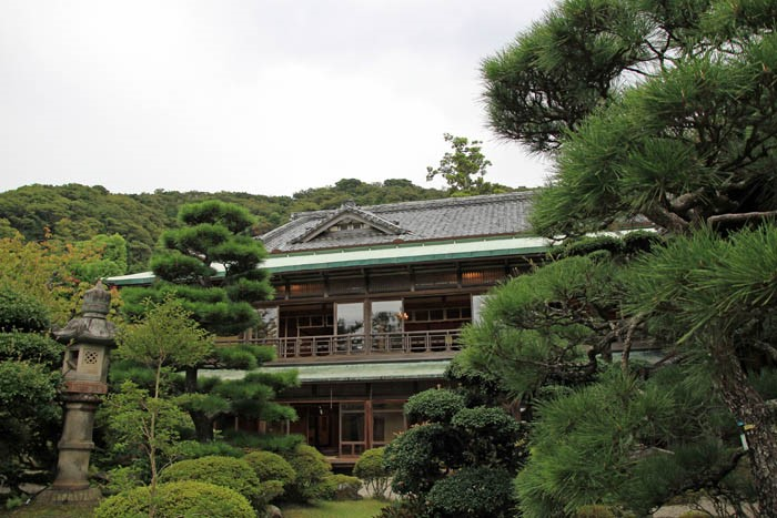 賓日館と日本庭園