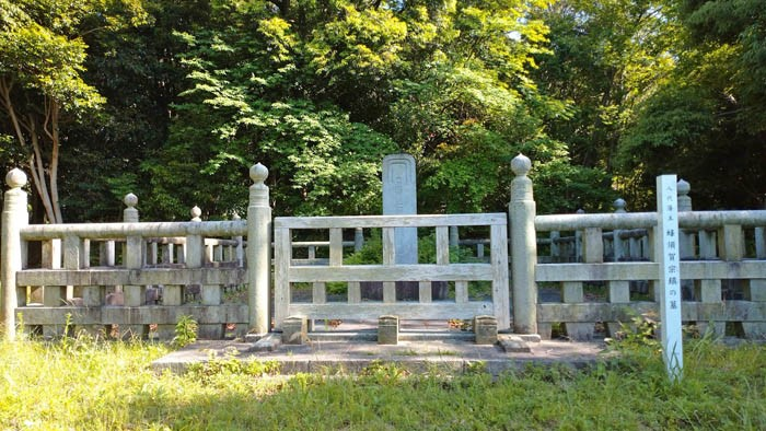 徳島藩主蜂須賀家墓所【万年山墓所】 – トラベリングナビ