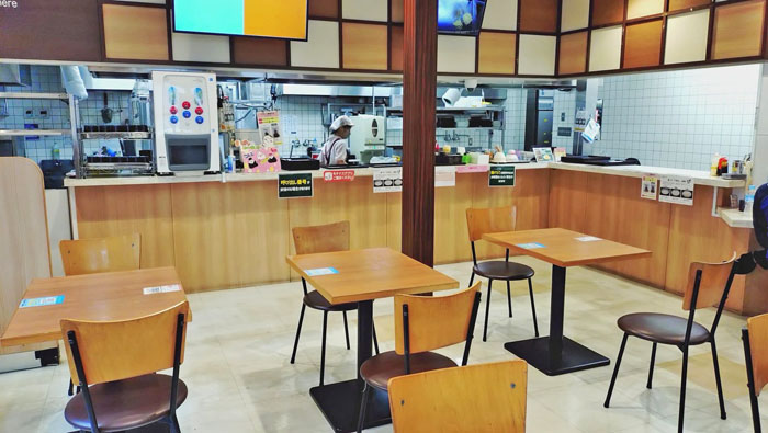 フードコートの様子