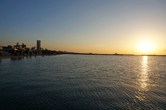 須磨ビーチの初日の出
