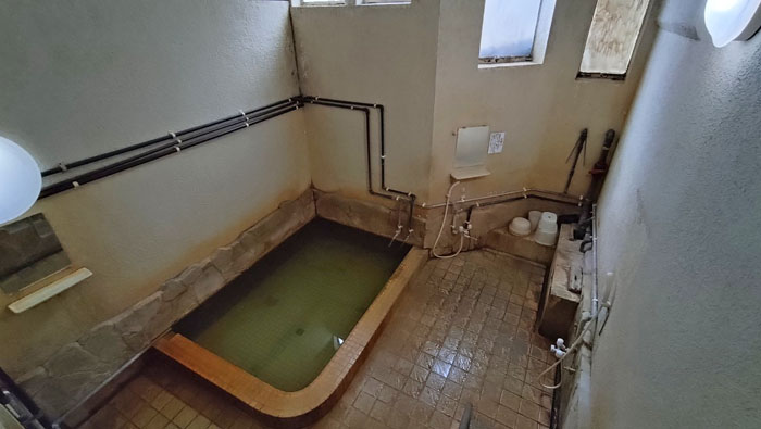 駅前高等温泉あつ湯