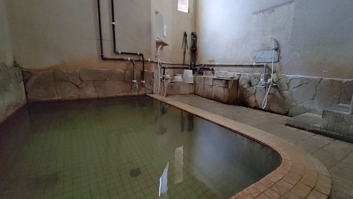 駅前高等温泉あつ湯