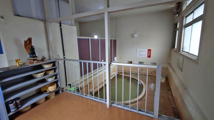 駅前高等温泉ぬる湯脱衣所